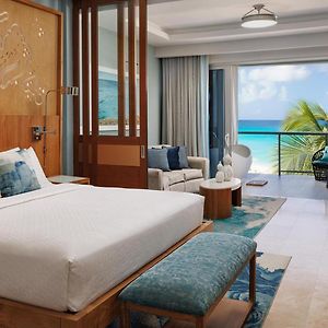 Superior  One-Bedroom Beachfront King Suite